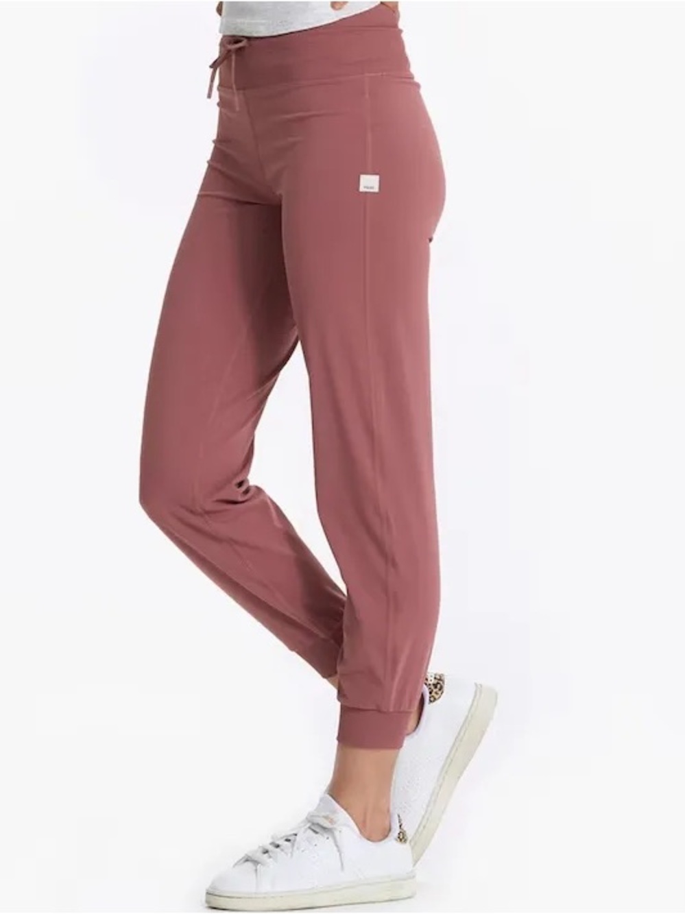 Vuori Daily Joggers in Rosewood Size XL Retail $98